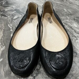 Michael Kors Black Leather Flats loafers with logo size 9M womens